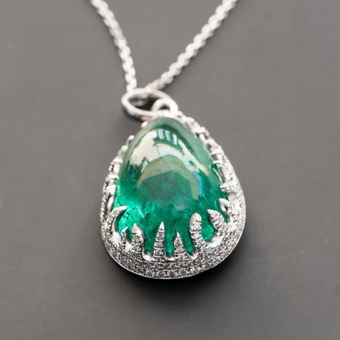 Pompeia - White Gold (18K) Pendant with Natural Emerald