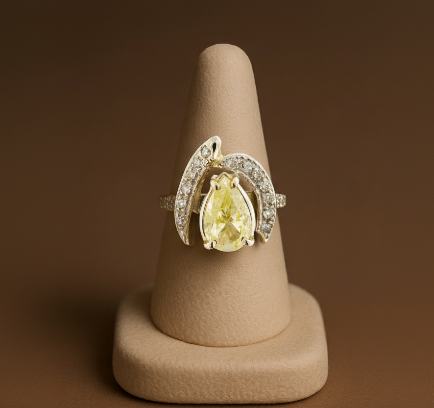 Marcellina - White Gold (18K) Ring, with natural diamonds and natural quartz