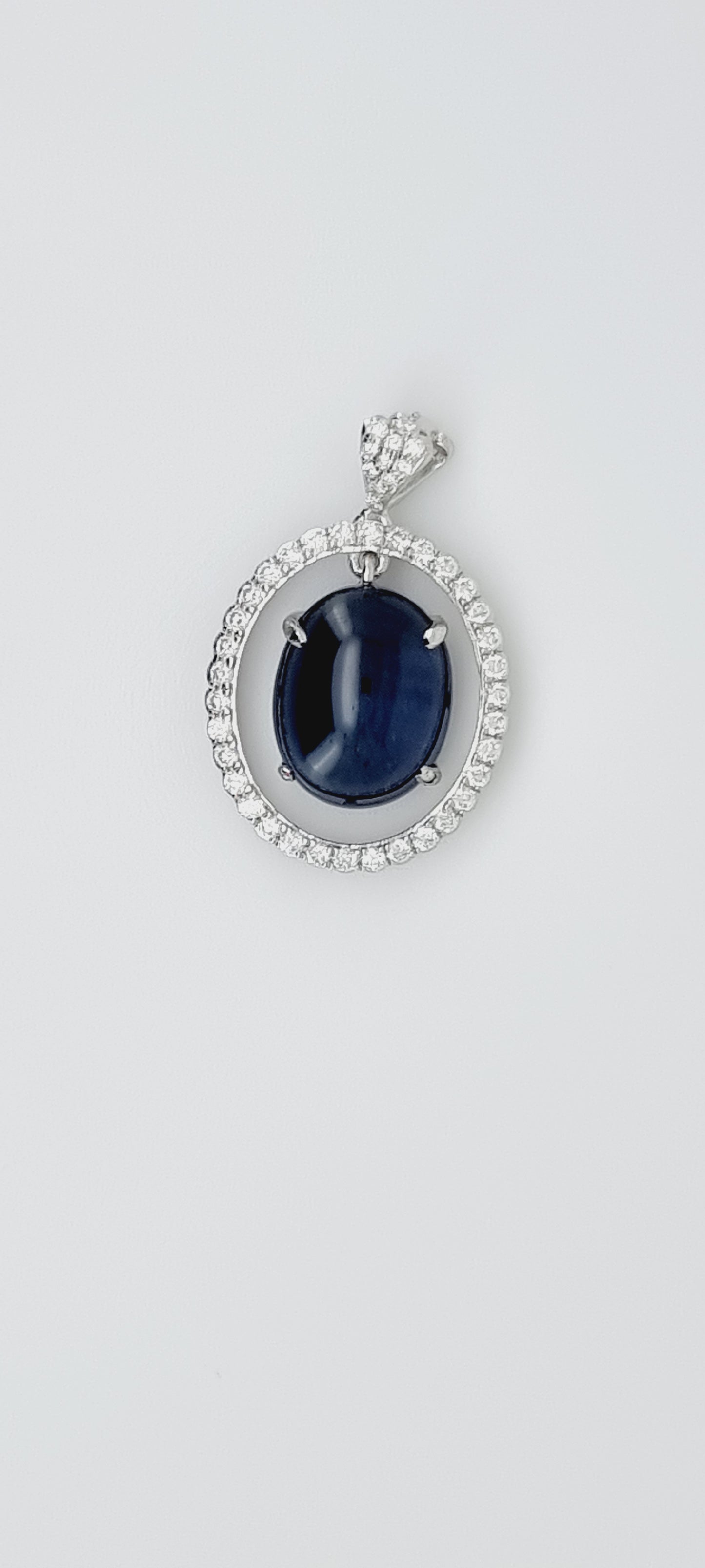 Vesta -  White gold (18k) pendant with naturals diamonds and natural sapphires