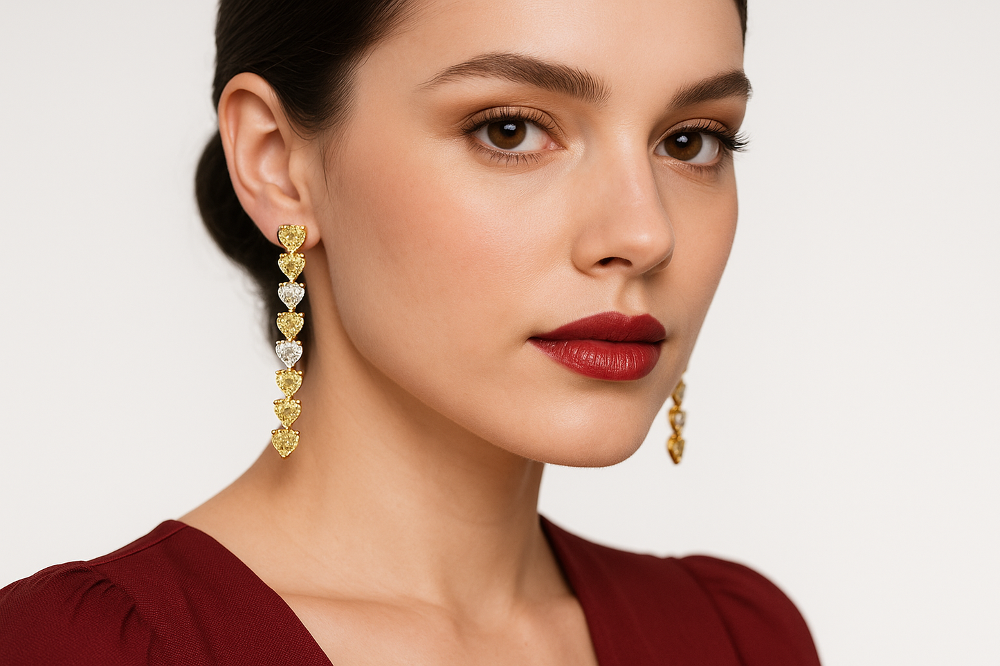 Lucilla - Yellow Gold (20k) Earrings with White and Yellow Naturals Diamonds.