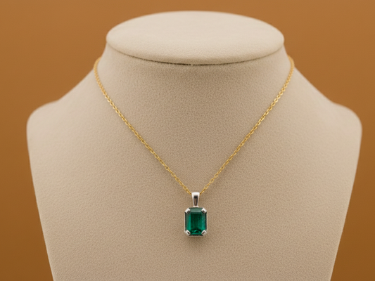Felicitas, White Gold (18K)Pendant with Natural Emerald