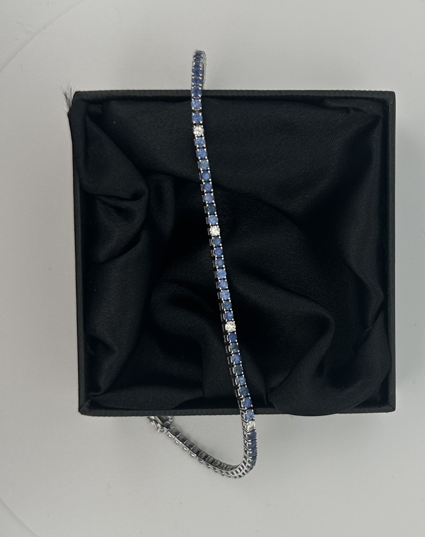 Flavia - White Gold (18K) Bracelet with Natural Blue Sapphires and Naturals Diamonds